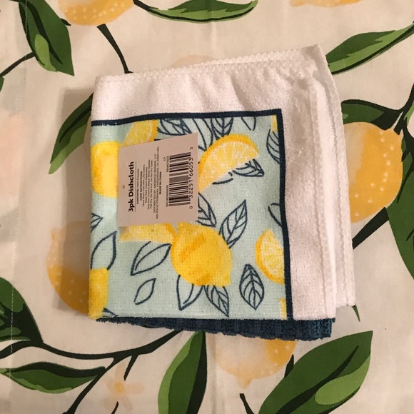 Lemon Towels, Lemon Pot Holders, Lemon Oven Mitt, Lemon Wash Cloths, S&P Shakers - Picture 11 of 15